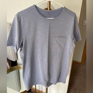 Lululemon men’s pocket T-shirt